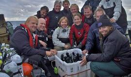 Suomiai iš nuskendusio laivo iškėlė 70 butelių galbūt seniausio pasaulyje šampano