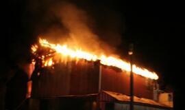 Vaikai sudegino pilną šieno daržinę