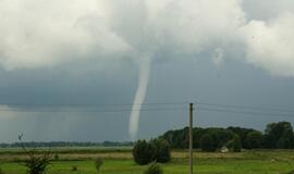 Virš Kuršių marių praūžė tornadas