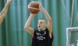 "Žalgiris" pasirašė ilgalaikę sutartį su latvių talentu Kasparu Vecvagaru