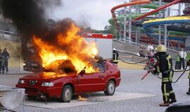 Draudikai: lietuviai nepagrįstai nuvertina gaisro automobilyje riziką