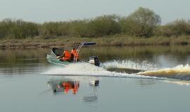 Įtūžę brakonieriai iš Rusijos kranto svaidėsi akmenimis