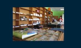 Knygas išstūmė dėvėti drabužiai