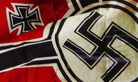 Muitininkai sulaikė vėliavas su nacistine simbolika