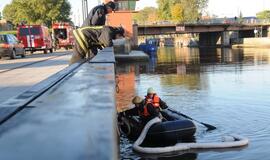 Danės upėje pastebėti neaiškūs teršalai