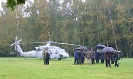 Dalia Grybauskaitė stebėjo pratybas "Šakalo akmuo 2010"