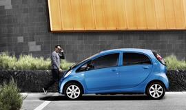 "Peugeot" pristato elektra varomą "iOn" modelį