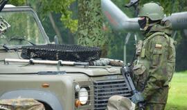 Dalia Grybauskaitė stebėjo pratybas "Šakalo akmuo 2010"