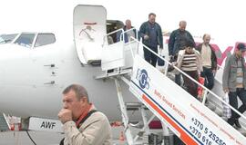 Siūloma drausti reguliariųjų skrydžių bilietus