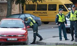 Vaikai - į pamokas, pareigūnai - į gatves