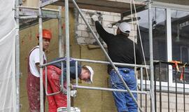 Vyriausybė pritarė privalomoms įmokoms daugiabučių remontui