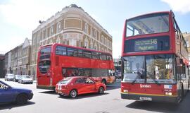 Dviem autobusų vairuotojam Anglijoje nurodyta numesti svorio