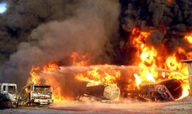 Pakistane vėl užpulta krovinį į Afganistaną gabenusi NATO vilkstinė