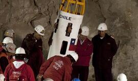 Čilėje tęsiama kalnakasių kėlimo iš avarinės šachtos operacija
