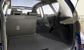 Paryžiuje įvyko "Toyota" miniveno "Verso S" premjera