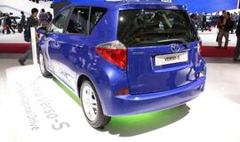 Paryžiuje įvyko "Toyota" miniveno "Verso S" premjera