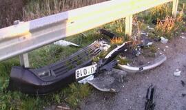 Slidžiuose pajūrio keliuose dužo automobiliai