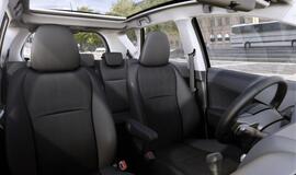 Paryžiuje įvyko "Toyota" miniveno "Verso S" premjera