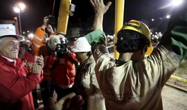 Čilėje tęsiama kalnakasių kėlimo iš avarinės šachtos operacija