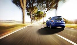 Paryžiuje įvyko "Toyota" miniveno "Verso S" premjera