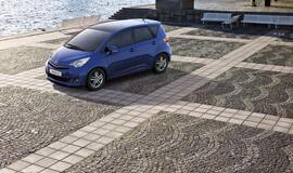 Paryžiuje įvyko "Toyota" miniveno "Verso S" premjera