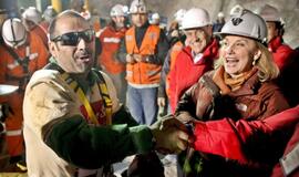 Čilėje tęsiama kalnakasių kėlimo iš avarinės šachtos operacija