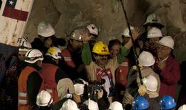 Čilėje tęsiama kalnakasių kėlimo iš avarinės šachtos operacija