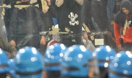 Italijoje futbolo aistruoliai iš Serbijos sukėlė riaušes