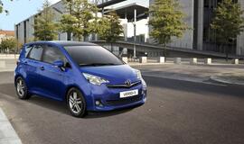 Paryžiuje įvyko "Toyota" miniveno "Verso S" premjera