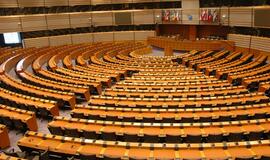Siūloma įpareigoti Lietuvos europarlamentarus atsiskaityti šalies Seimui už savo veiklą