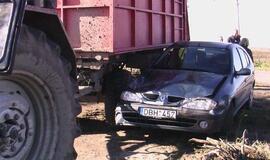 Traktoriaus ir “Renault” avarijoje – abipusė kaltė