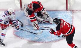 NHL: &quot;New Jersey Devils&quot; su Dainiumi Zubrumi patyrė vienuoliktą nesėkmę