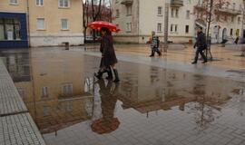 M. Mažvydo alėja Klaipėdoje skęsta lietaus vandenyje