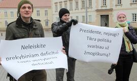 Piketuotojai piktinosi Dalios Grybauskaitės pozicija Aleksandro Lukašenkos atžvilgiu