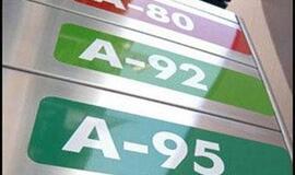 Rusijoje 92 markės benzinas liks iki 2015-ųjų