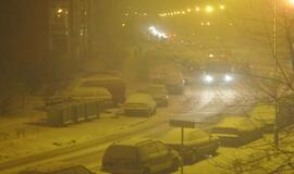 Vairuotojams: Vakarų Lietuvoje eismo sąlygos sudėtingos