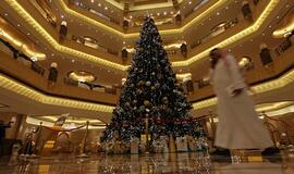 Abu Dabyje Kalėdų eglė kainuoja 11 mln. JAV dolerių