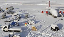 Dėl gausaus sniego neveikia Londono Getviko oro uostas