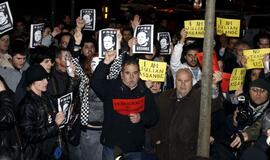 Ispanai protestuoja dėl "Wikileaks" įkūrėjo suėmimo