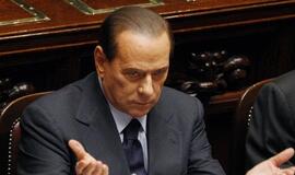 Italų parlamentas balsuos dėl pasitikėjimo Silvio Berlusconiu