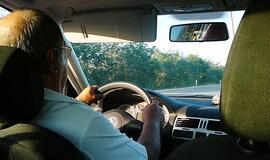 Pagyvenusių vairuotojų keliamas pavojus - mitas