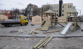 Klaipėdos Teatro aikštėje statomi nameliai Kalėdų prekybai