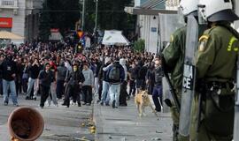 Policija demonstrantus Atėnuose "pavaišino" ašarinėmis dujomis