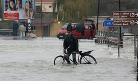 Albaniją skalauja smarkūs potvyniai