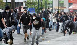 Policija demonstrantus Atėnuose "pavaišino" ašarinėmis dujomis