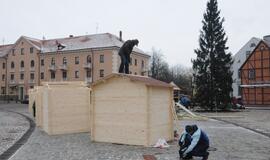 Klaipėdos Teatro aikštėje statomi nameliai Kalėdų prekybai