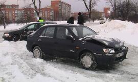 Pusnis vairuotojai užstojo pagrindinį kelią