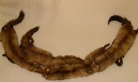 Sumušė sargą ir pavogė audinių kailius