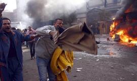 Egipte prailginta komendanto valanda, žuvo dešimtys žmonių