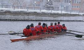 Irkluotojai Danėje lenktyniauja ir žiemą